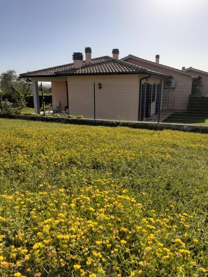 Residence Ai Campi Da Golf Saturnia Exterior foto