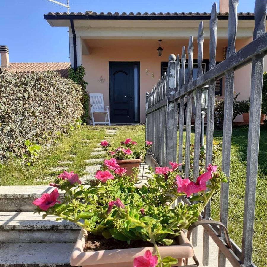 Residence Ai Campi Da Golf Saturnia Exterior foto